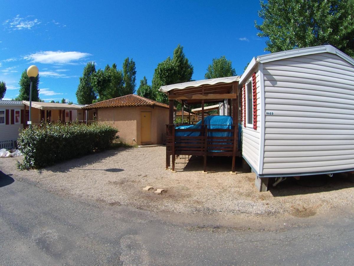 La Carabasse / Mazet 69 Hotel Vias Luaran gambar