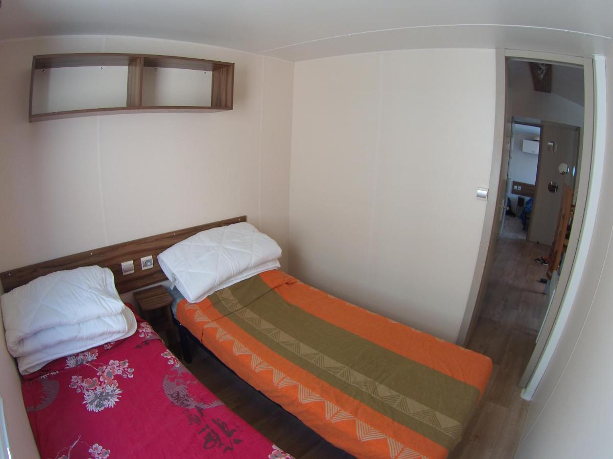 La Carabasse / Mazet 69 Hotel Vias Luaran gambar